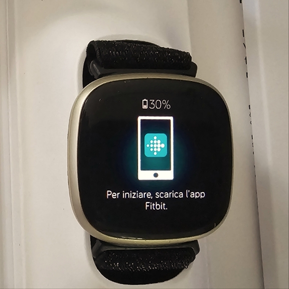 Fitbit Versa 3 - Picture 1 of 3